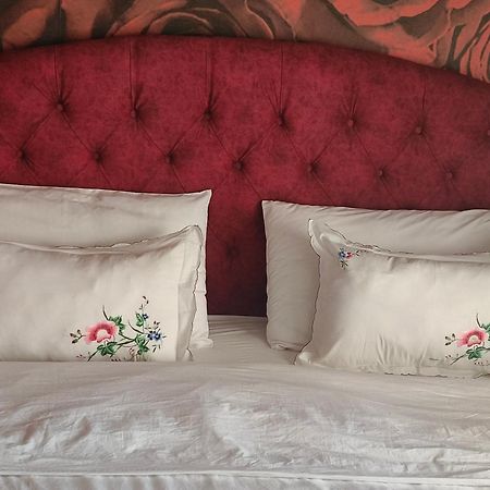 Ajilin Hotel Rooms كورتشي الغرفة الصورة