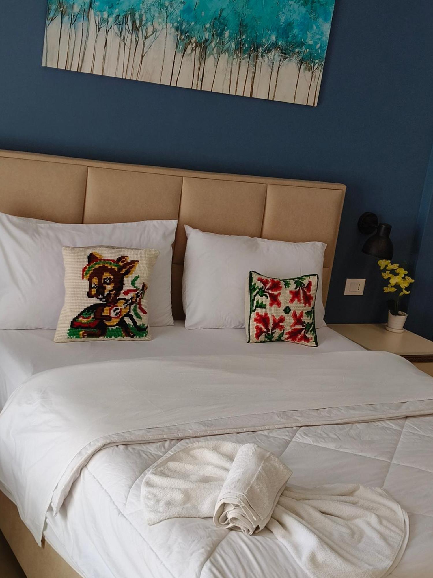 Ajilin Hotel Rooms كورتشي الغرفة الصورة