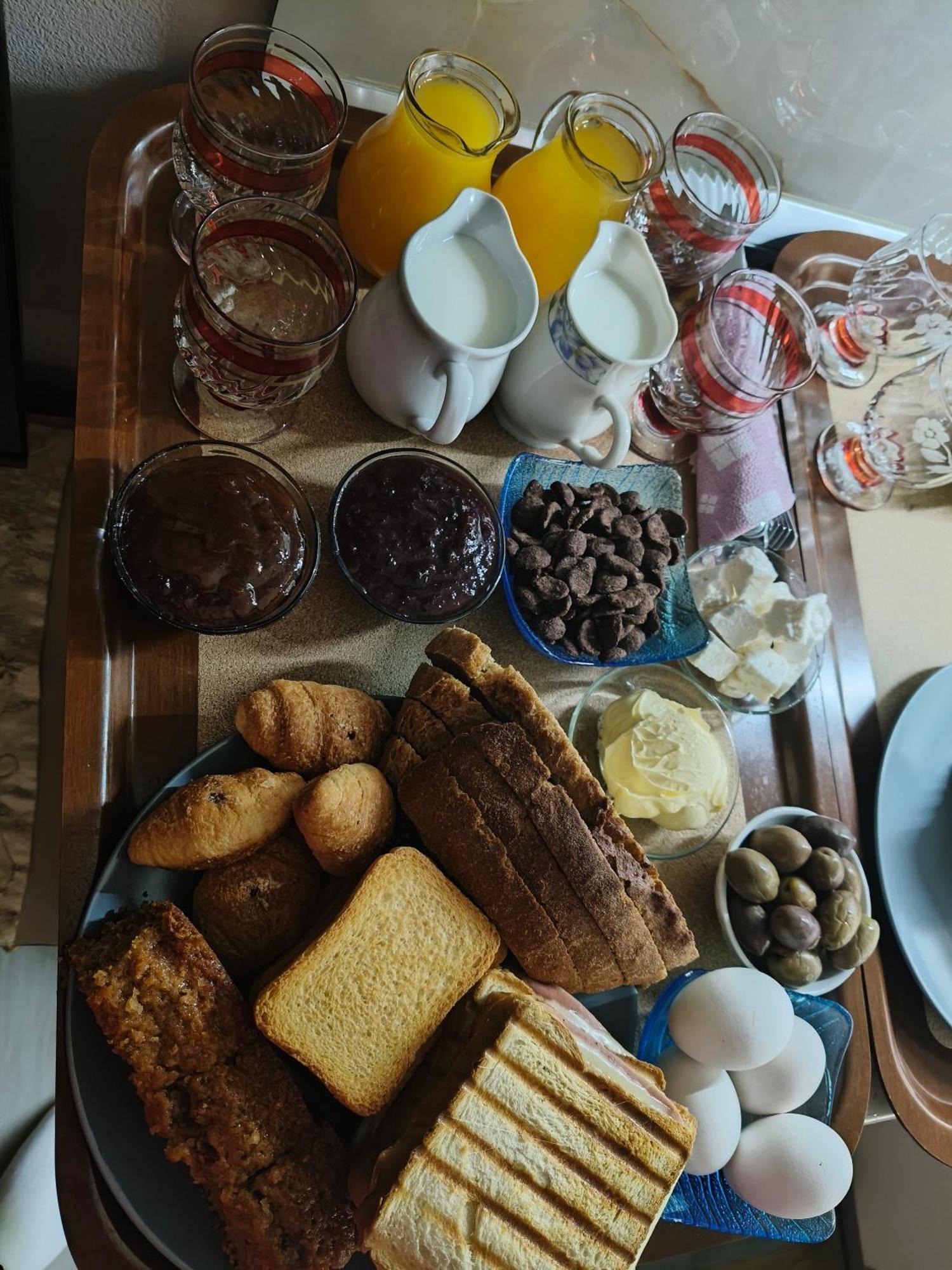 Ajilin Hotel Rooms كورتشي الغرفة الصورة
