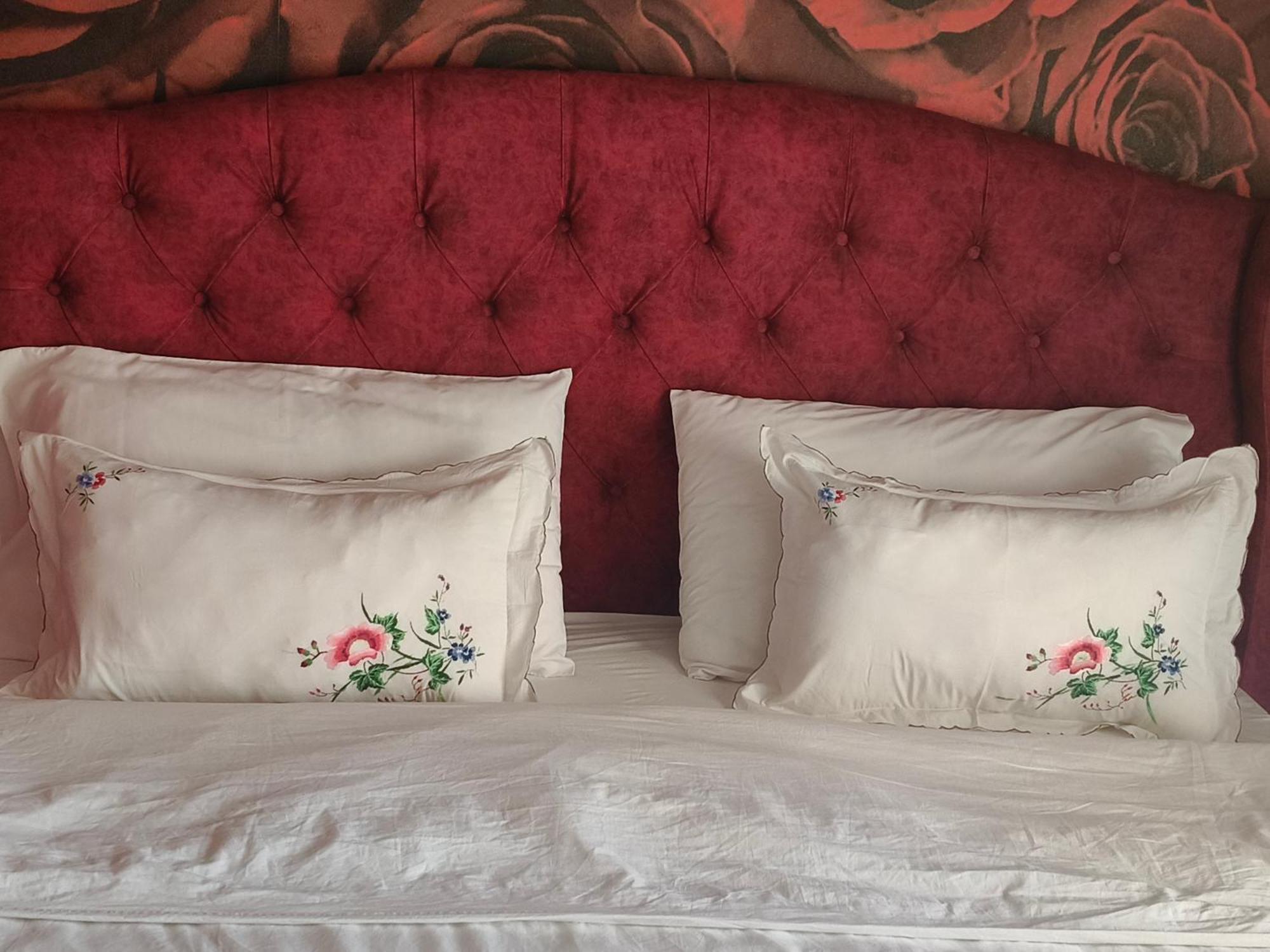 Ajilin Hotel Rooms كورتشي الغرفة الصورة